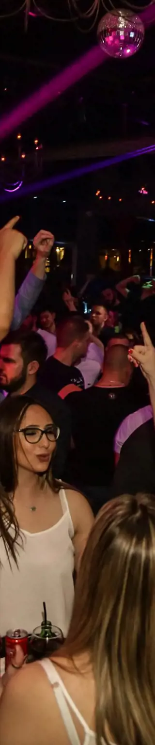 Tauche in Belgrads Nachtleben ein